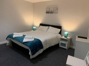 Lark - Sleeps 6, secure parking! Perfect for city centre working or leisure in Trendy Kelham Island,
